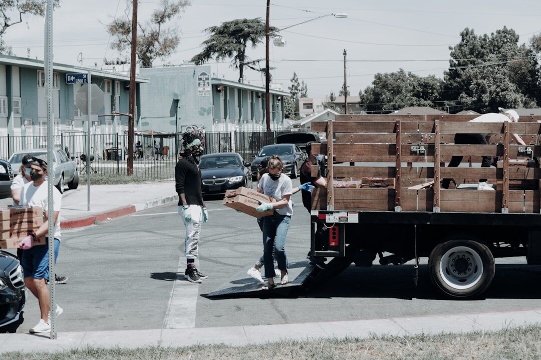 volunteer distributing food